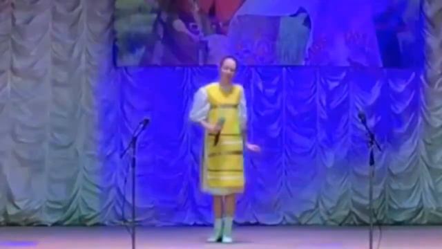 Солистка коллектива эстрадной песни 