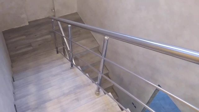 Обзор ограждений из нержавеющей стали компании RODEN в Омске. Серия "стандарт" со стоп-стойками 2 смотреть онлайн