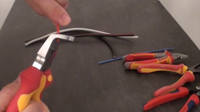 Test pince wiha tricut vs knipex électricien смотреть онлайн