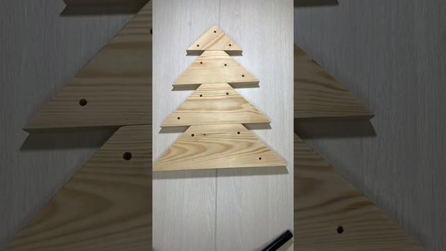 Елка новогодняя ?поделка Елка ? как сделать ёлку деревянную смотреть онлайн