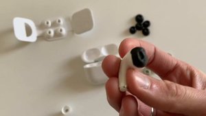 Выпадают наушники AirPods Pro