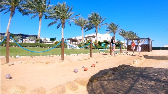 БОЧЧА КРУТАЯ ИГРА на ПЛЯЖЕ BOCCIA game // MyLittleSasha смотреть онлайн