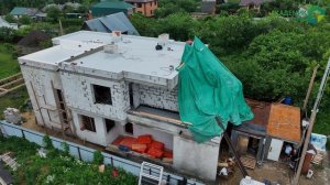 В деревне Сальково продолжается строительство необычного дома в стиле хайтек🏡🏗️