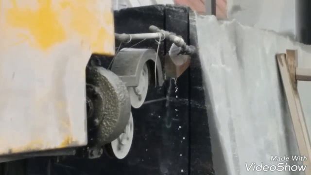 Как режут большие камни !!!!