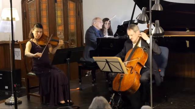 Schumann Piano Trio No.2 in F Major, Op.80 смотреть онлайн