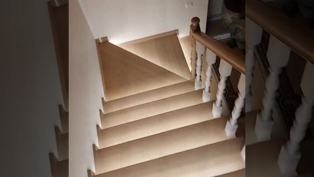 умная подсветка лестницы из ясеня смотреть онлайн