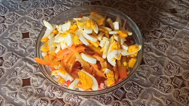 Салат с крабовыми палочками и перцем. Никогда не надоест! смотреть онлайн