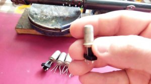 ВЭФ Спидола 232, после попадания очень высокого напряжения на питание!