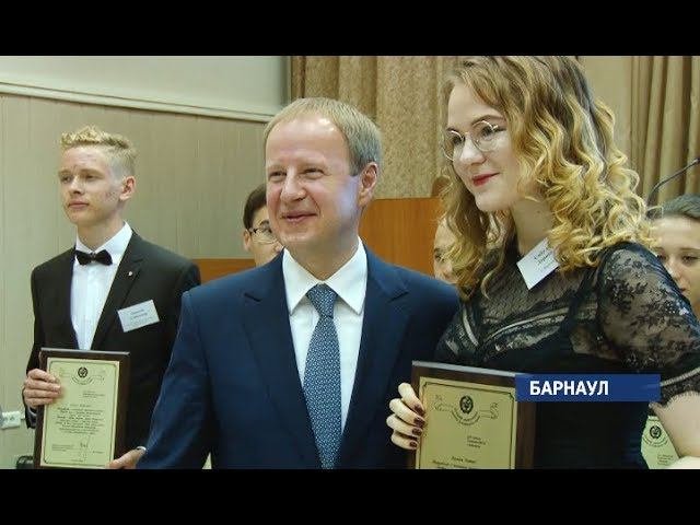 Виктор Томенко  встретился с выпускниками