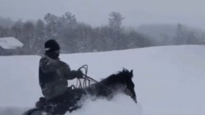 Крестовый перевал, февраль 2023, дорога закрыта, в снегу. Georgian military road, Cross pass, snow