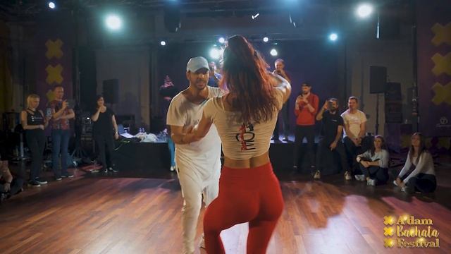 Latin Dance Evolution - Bachata demo "Un minuto" by Chris Paradise смотреть онлайн