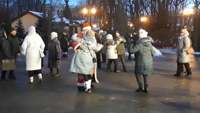 Давай оставим все как есть!!!Народные танцы,парк Горького,Харьков!!! смотреть онлайн