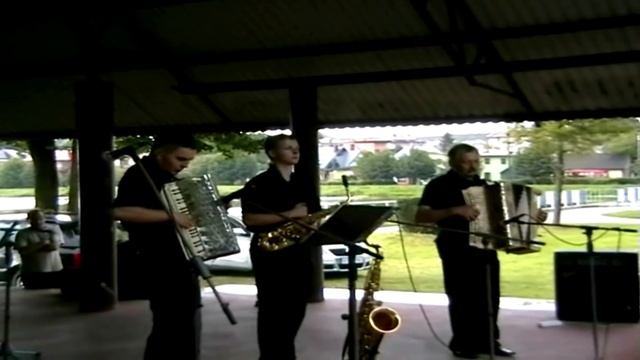 Fajna POLKA żywiołowo wykonana przez Kapelę "BONDARCZUKÓW" Siemiatycze 2014 смотреть онлайн