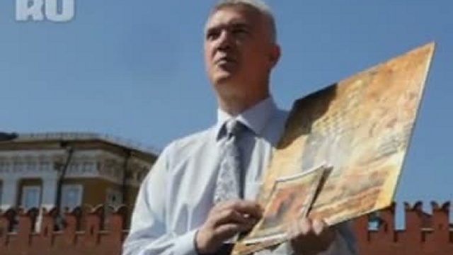 Замурованная икона открыта на Никольской башне Кремля