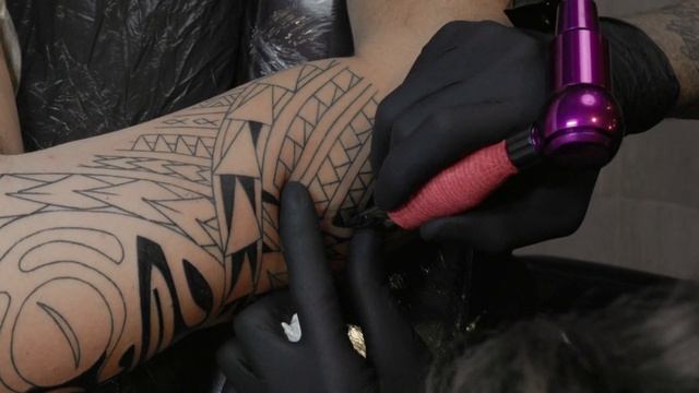 Tattoo Timelapse - Freehand Maori / Polynesian Tattoo | Session 2 смотреть онлайн