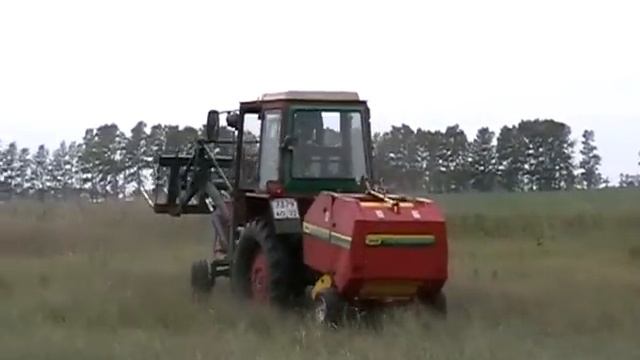 Мини прессподборщик сена 2012г.
