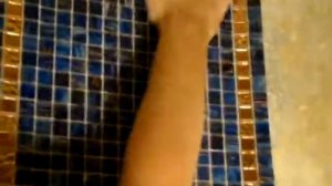 Укладка мозаичного панно и снятие пленки