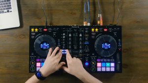 Pioneer DJ DDJ-800 2-deck Rekordbox DJ Controller Demo