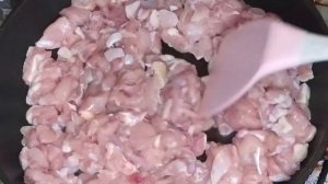 Фаршированные куриные ножки на сковороде. Очень вкусно и сытно.
