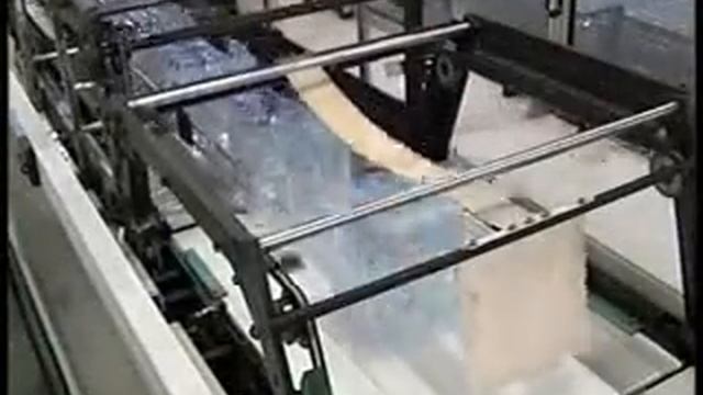 Упаковка ПЭТ-бутылок в пленку смотреть онлайн