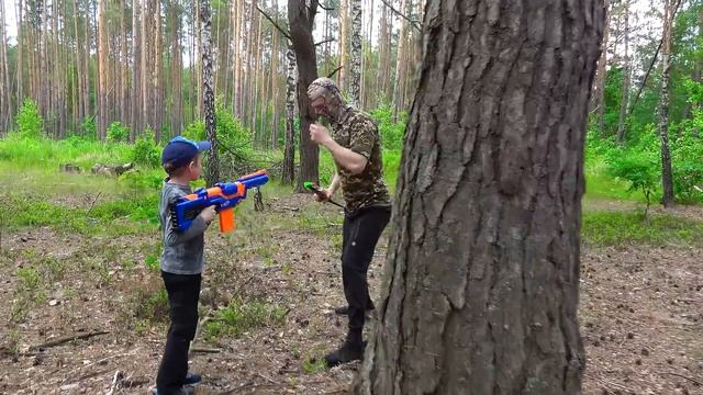 Даник и NERF против ТАЙНОГО СТРЕЛКА в маске! Развлекательное видео