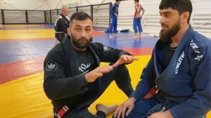 Мощный удушающий прием Baseball choke от черного пояса BJJ