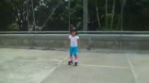 VALENTINA VARGAS OSPINA  APRENDIENDO A PATINAR