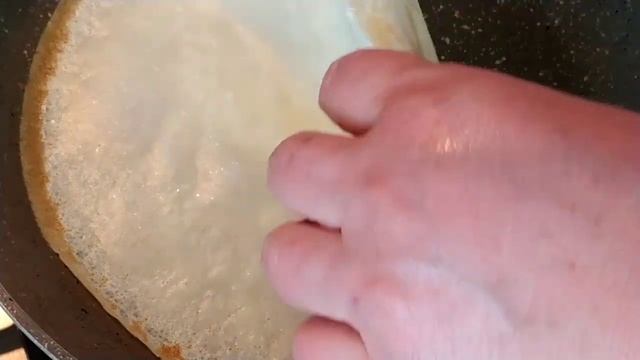 Блинчики на муке и крахмале  Очень тонкие и нежные