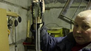Домкрат для снегохода