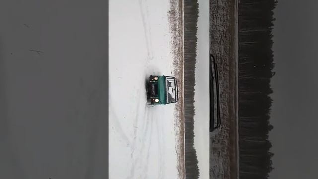 Носимся по снегу на R14 зимния резина(луаз) смотреть онлайн