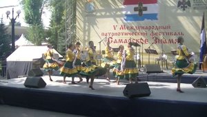 Красивый русский танец. Ансамбль Искорки.