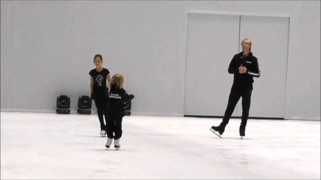 Саша и снег. Плющенко-младший (4 года), июль 2017 г. смотреть онлайн