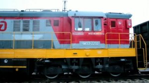 "Редкий грузовой на малодеятельной линии!" Тепловоз ЧМЭ3-2250 с тремя полувагонами.