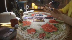 🔮🧿ЧТО ДЕМОНСТРИРУЕТ, ЧТО СКРЫВАЕТ ❓ Гадание расклад Таро