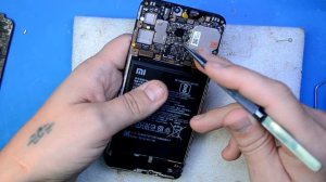 Xiaomi Mi A2 Lite не включается