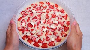 Ягодный пирог с клубникой со сливочным вкусом.