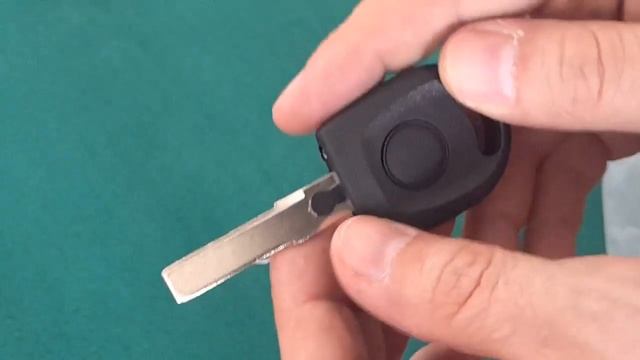 Ключ SKODA с чипом Id48, лезвие HU103, Код 2060 смотреть онлайн