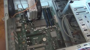 Школьник собирает ПК в первый раз