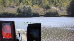 Сравнение эхолотов Toslon TF500 и Lucky FF918 на кораблике для рыбалки Дельфин-3