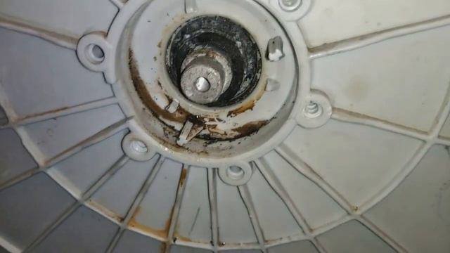 Ремонт стиральной машины Whirlpool. Течь и замена сальника. смотреть онлайн