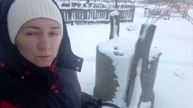 Один день из жизни хуторян. Дети добрались домой на тракторе.