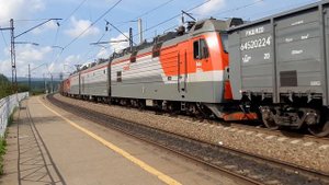Сдвоенный грузовой поезд 3ЭС5К-271 + 3ЭС5К-866