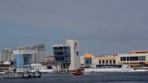 АЗИМУТ циклон 435 с мотором Меркури 25 л.с. 4 такта, четыре человека.