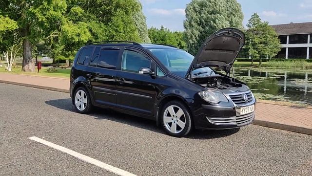 YY07YLH Volkswagen TOURAN 1.9 TDi Hatchback 5 Door Diesel 7 Seater MPV. смотреть онлайн