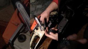 как открутить сцепление на бензопиле