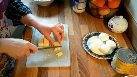 #Рецептсалата с крабовыми палочками и ананасами/pineapple and seafood sticks salad