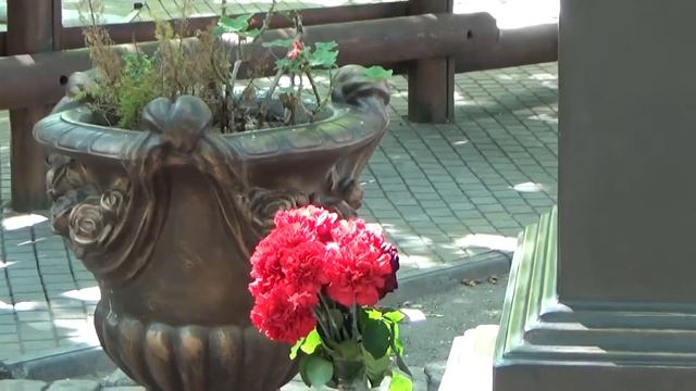 Памятник В Высоцкому в Ейске Парк Поддубного 3 08 19 смотреть онлайн