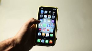 Как опустить экран вниз на iphone  11 iOS 13 (Удобный доступ)
