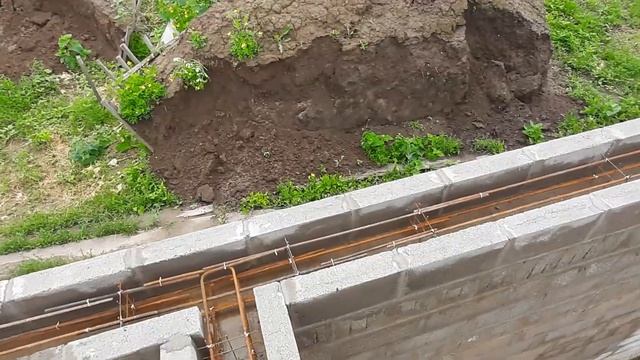 Вязка арматуры. Aрмирование армопояса своими руками. Хомуты из кладочной сетки - неплохая экономия! смотреть онлайн