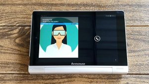 Lenovo Yoga Tab 8 incoming call with stylush